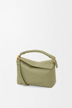 画像をギャラリービューアに読み込む, ※ 年に一度年末特価の期間限定！！※ 最も人気のある商品 LOEWE（ロエベ ）パズルバッグ スモールクラシックカーフ\期間限定/ TIME SALE
